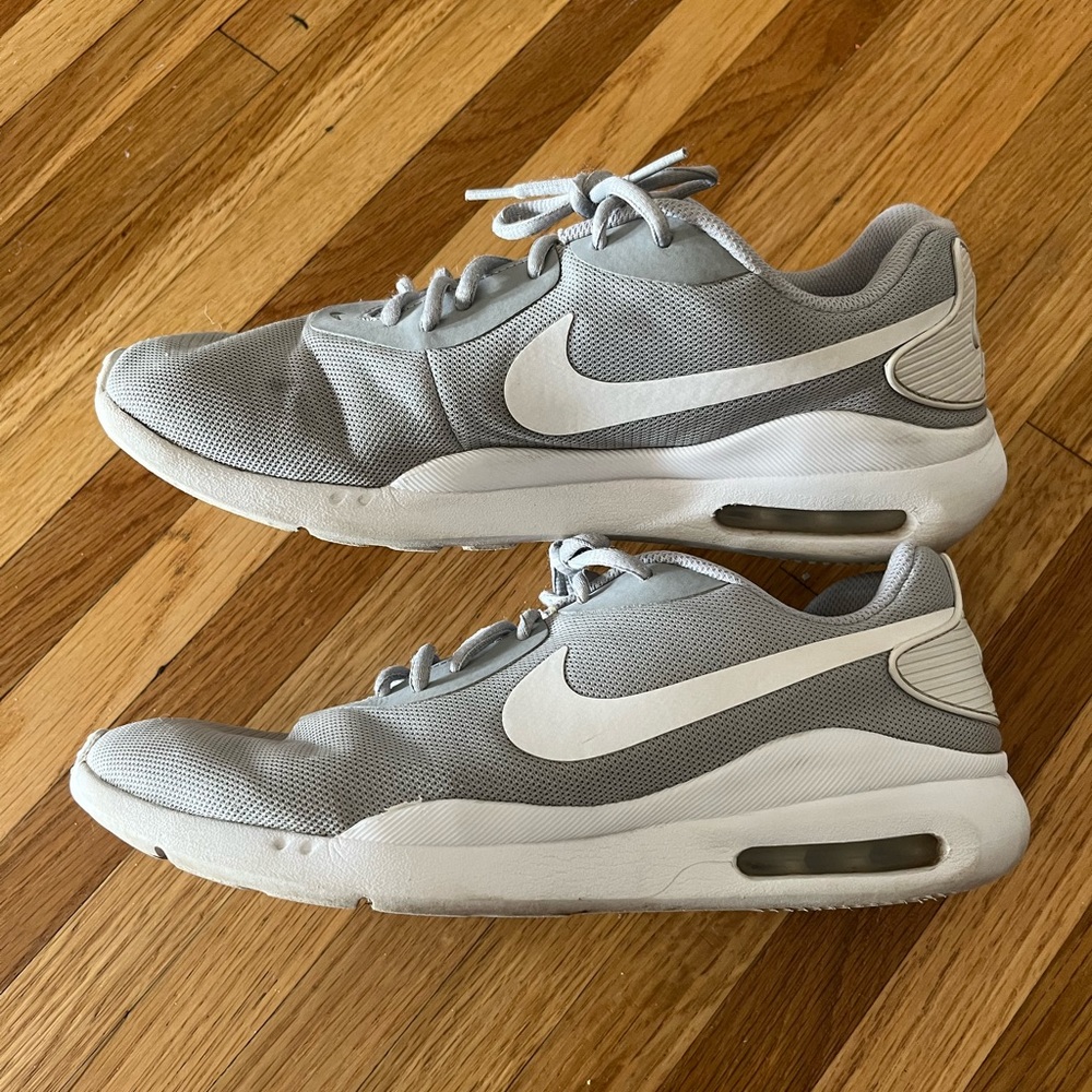 Nike Air Max Oketo Men’s 9.5